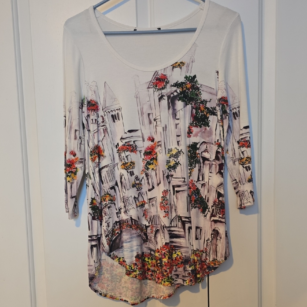 Chic White and Multicolor Cityscape Long Sleeve Top